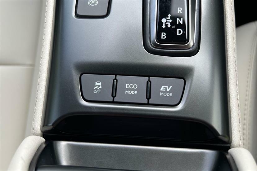 Lexus LBX 1.5 Premium Plus E-cvt Hatchback Blue #17