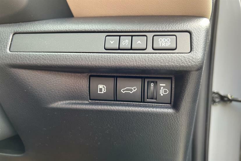 Lexus LBX 1.5 Premium Plus E-cvt Hatchback Blue #19
