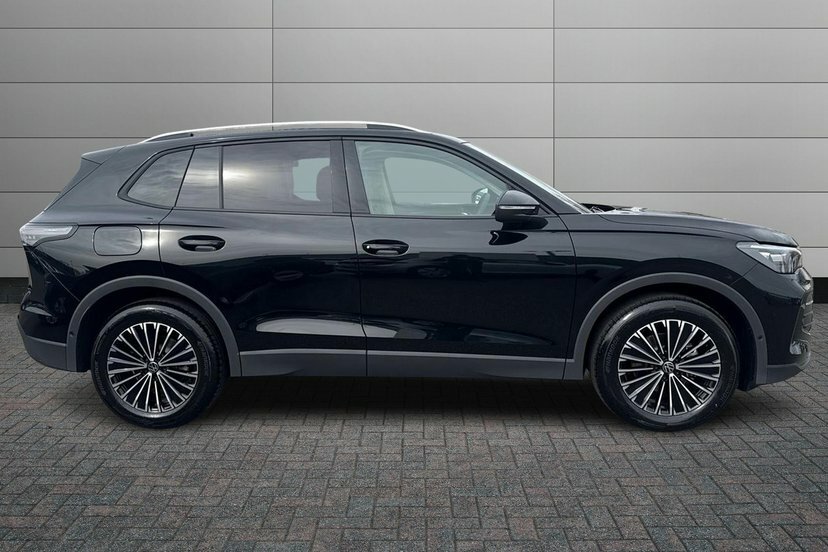 Volkswagen Tiguan 1.5 Etsi Mhev Match Suv Hybrid Dsg 150 EY26YAU Black #4