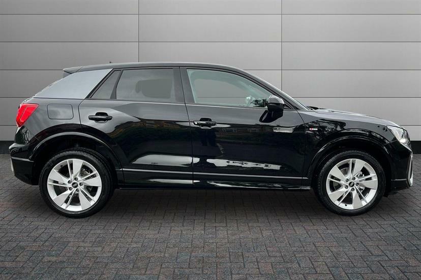 Audi Q2 35 Tfsi S Line S Tronic Cs Black #3