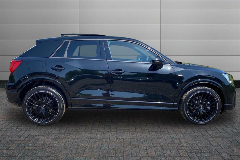 Audi Q2 35 Tfsi Black Edition S Tronic Black #4