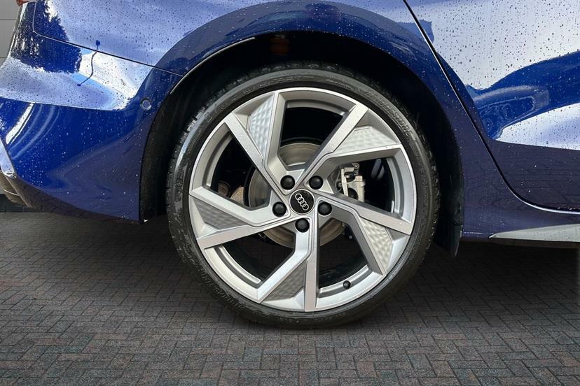 Audi A3 1.5 Tfsi 150 Black Ed S Tronic Tech Pack Pro Blue #4