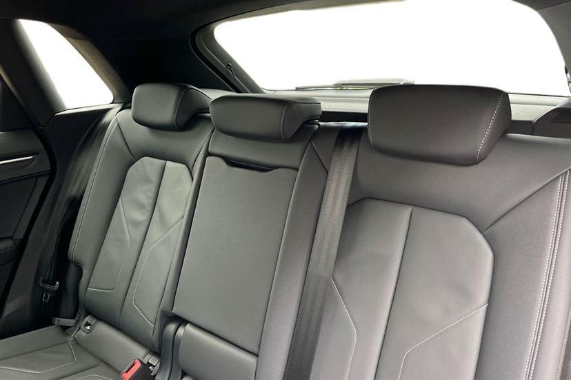 Audi Q3 35 Tfsi Black Edition S Tronic Tech Pack White #6