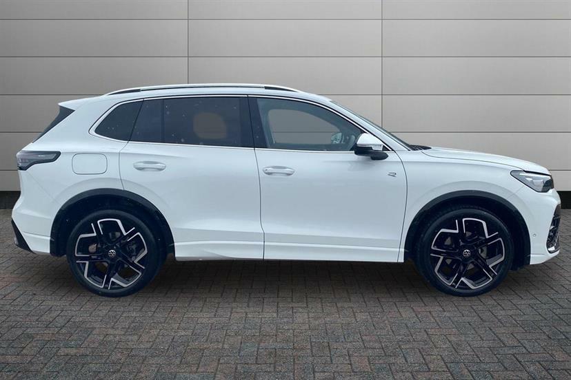 Volkswagen Tiguan 1.5 Etsi 150 R-line Dsg White #4