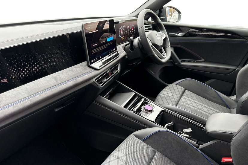 Volkswagen Tiguan 1.5 Etsi Mhev R-line Suv Hybrid Dsg 15 ML26VFA Grey #2