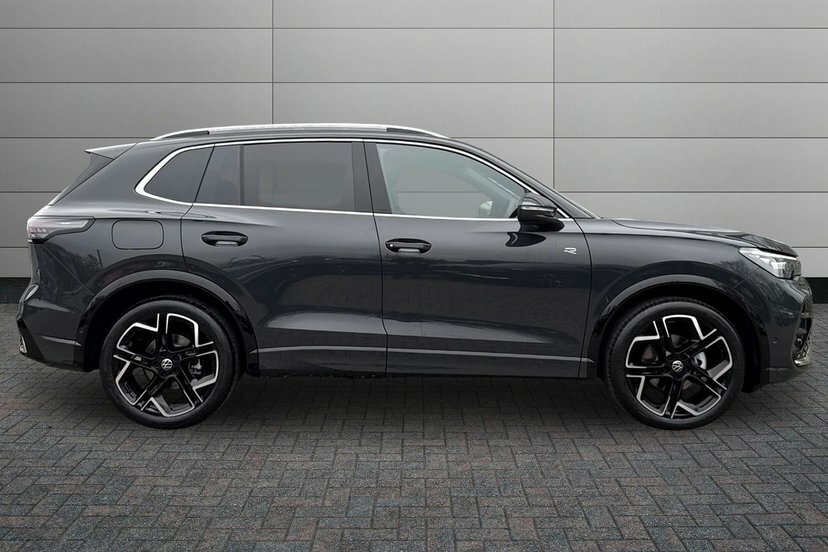 Volkswagen Tiguan 1.5 Etsi Mhev R-line Suv Hybrid Dsg 15 ML26VFA Grey #4