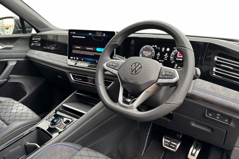 Volkswagen Tiguan 1.5 Etsi Mhev R-line Suv Hybrid Dsg 15 ML26VFA Grey #6
