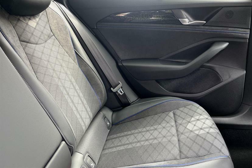 Volkswagen Passat 1.5 Etsi R-line Dsg Grey #5