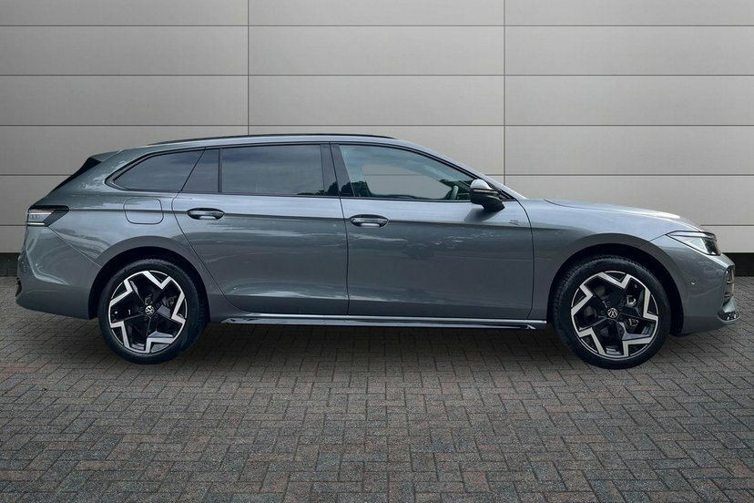 Volkswagen Passat 1.5 Etsi Mhev R-line Estate Hybrid Dsg Grey #4