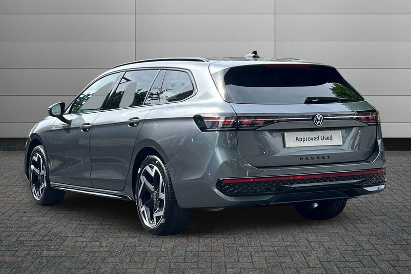 Volkswagen Passat 1.5 Etsi Mhev R-line Estate Hybrid Dsg Grey #3