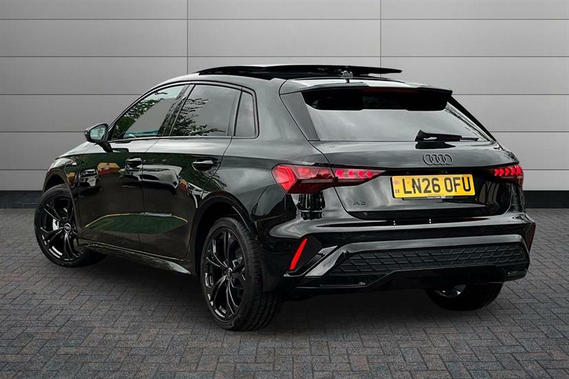 Audi A3 1.5 Tfsi E 204 Black Ed S Tronic Tech Pack Black #3