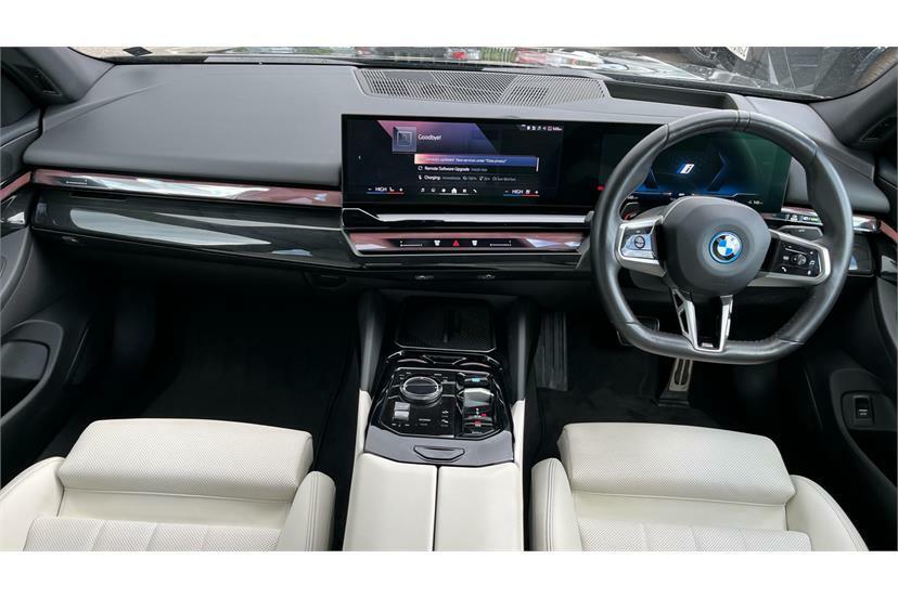 BMW i5 250Kw Edrive40 M Sport Pro 84Kwh Black #3