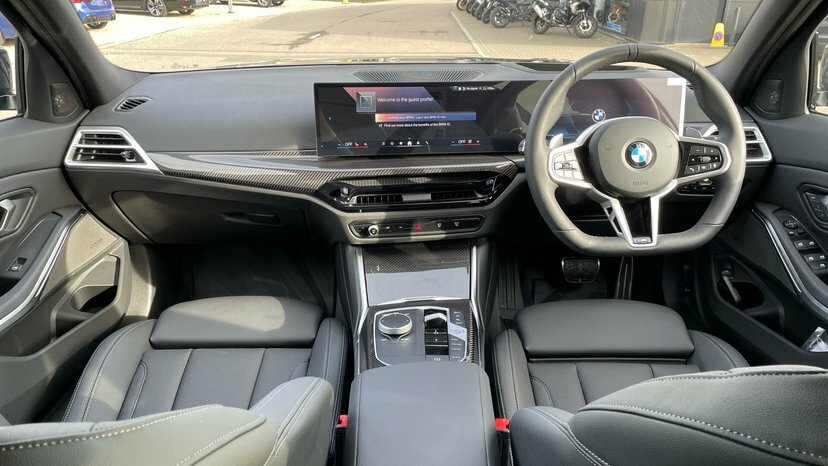 BMW 3 Series 320I M Sport Touring AU26FCM Black #4