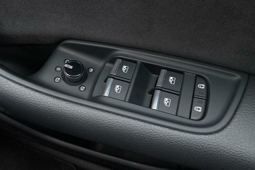 Audi Q8 Estate Black #38