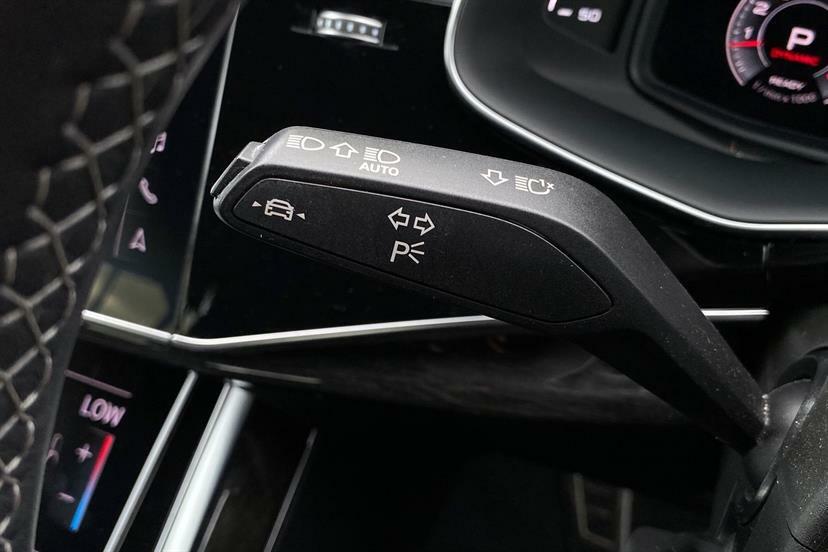 Audi Q8 Estate Black #32