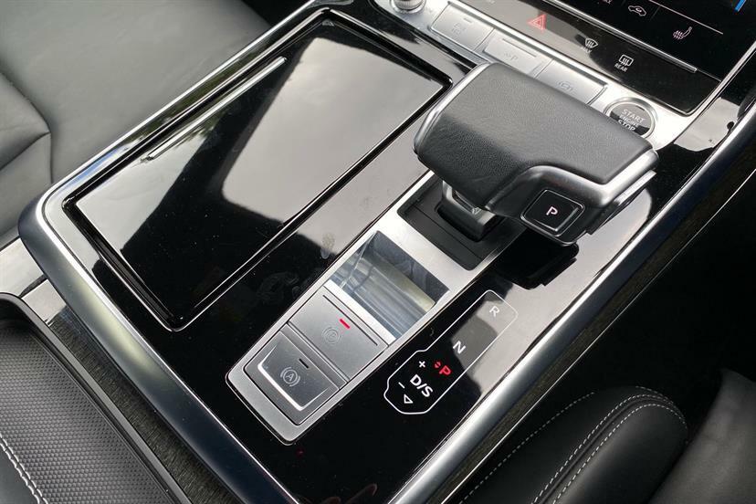 Audi Q8 Estate Black #25