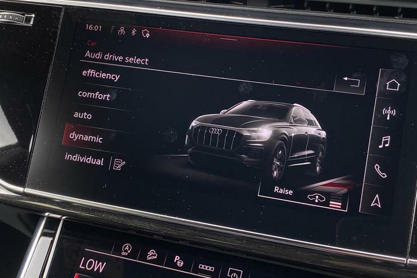 Audi Q8 Estate Black #18
