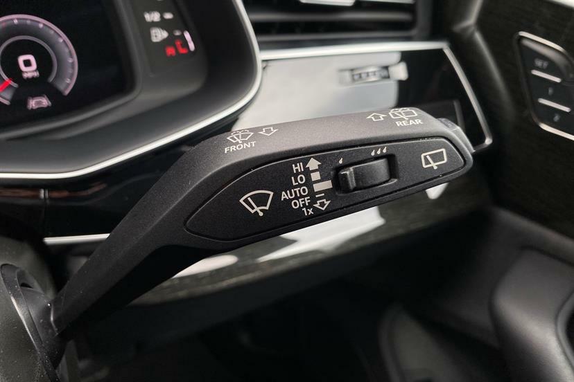 Audi Q8 Estate Black #34