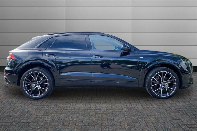 Audi Q8 55 Tfsi Quattro Black Edition Tiptronic Cs Black #4