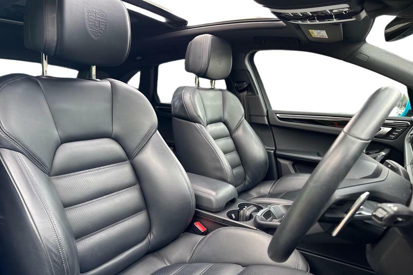 Porsche Macan Petrol Blue #7