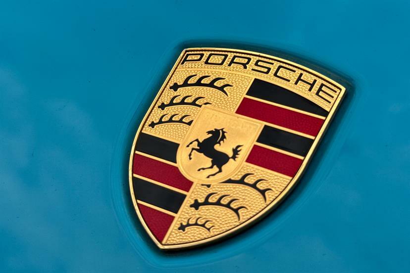 Porsche Macan Petrol Blue #19