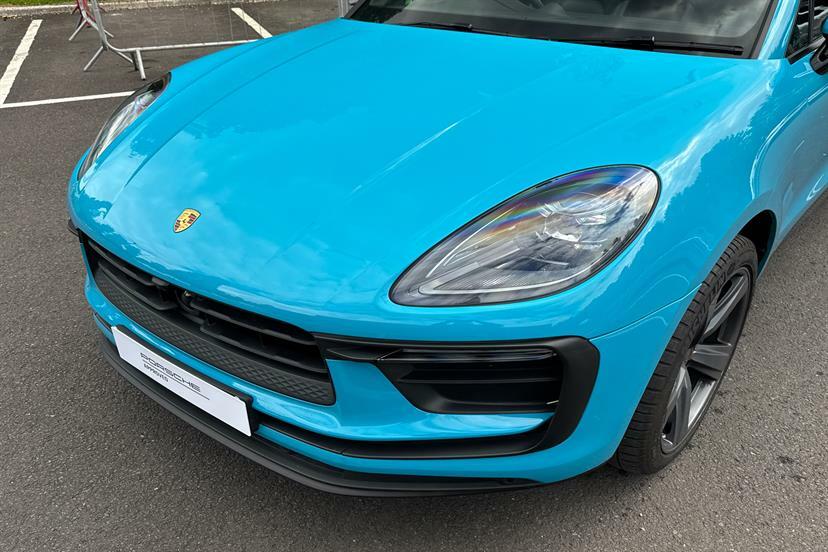 Porsche Macan Petrol Blue #18