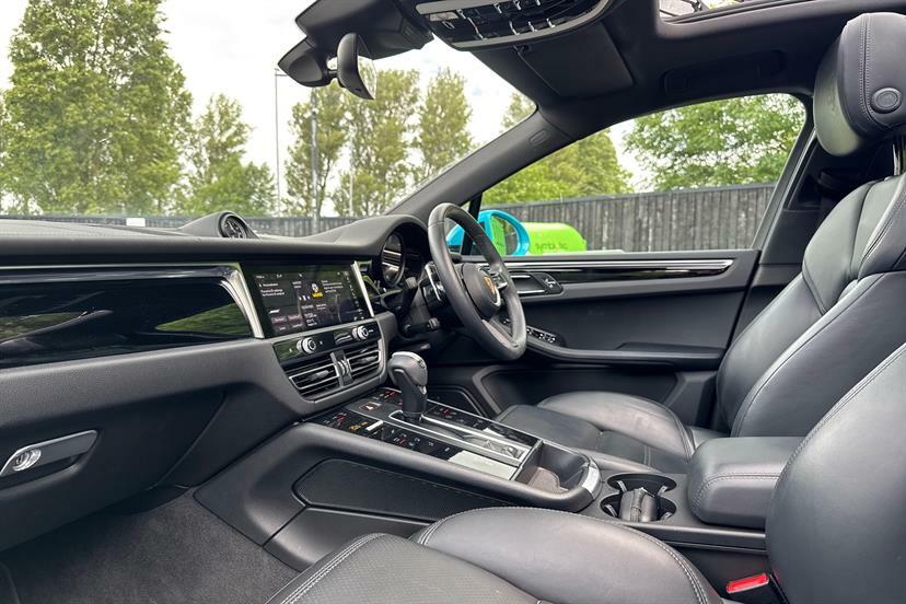 Porsche Macan Petrol Blue #9