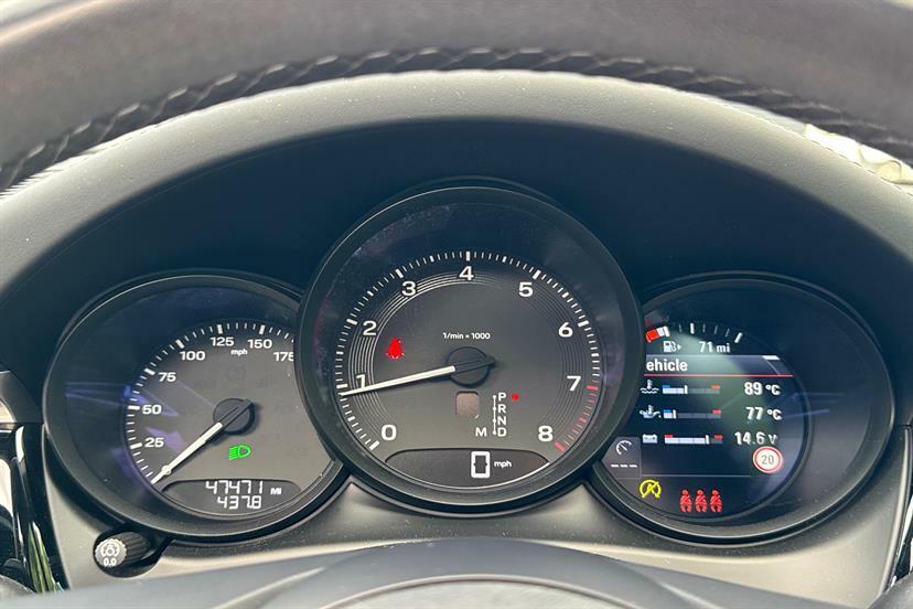 Porsche Macan Petrol Blue #12