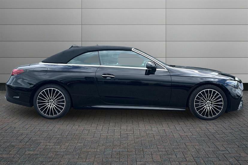 Mercedes-Benz CLE Class 300 4Matic Amg Line Premium 9G-tronic Black #3