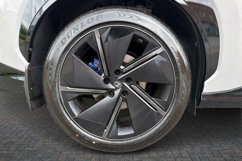 Lexus RZ 550E 300Kw F Sport Takumi 77 Kwh Bitone Black #5