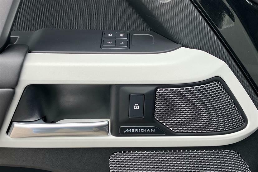 Land Rover Defender 110 D250 X-dynamic Se Black #26