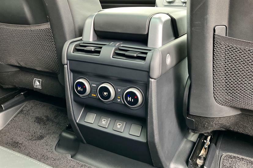 Land Rover Defender 110 D250 X-dynamic Se Black #14