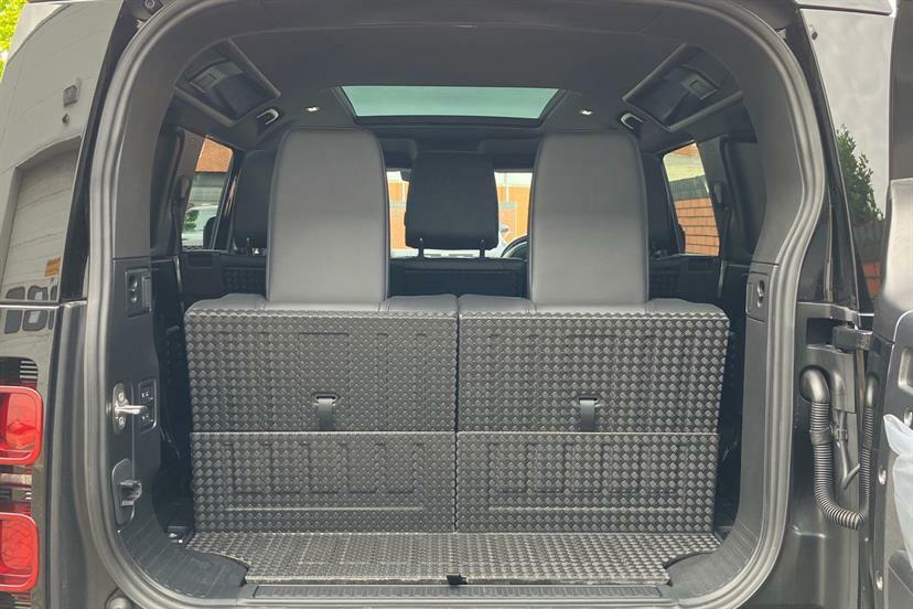 Land Rover Defender 110 D250 X-dynamic Se Black #32