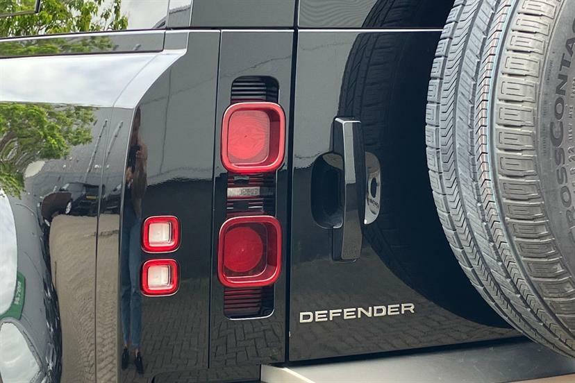 Land Rover Defender 110 D250 X-dynamic Se Black #15