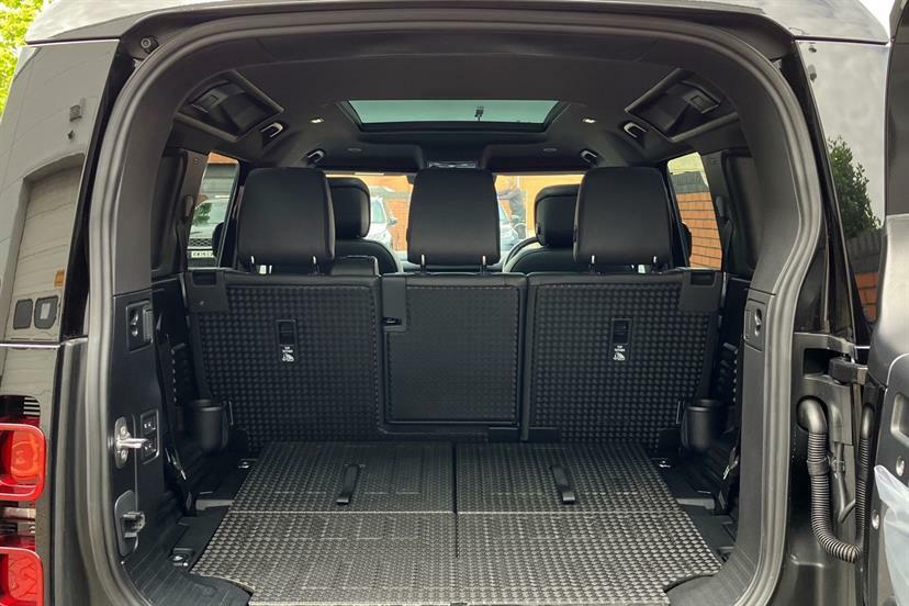 Land Rover Defender 110 D250 X-dynamic Se Black #7