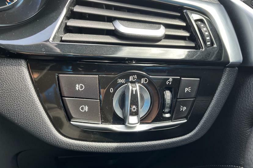 BMW 5 Series 520D Se Blue #13