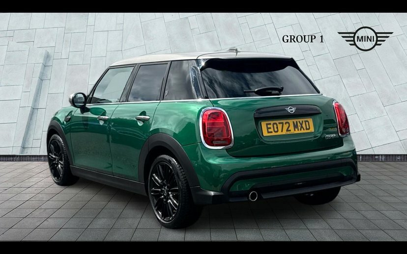 Mini Hatch 5-Door Hatch Cooper Exclusive EO72MXD Green #2