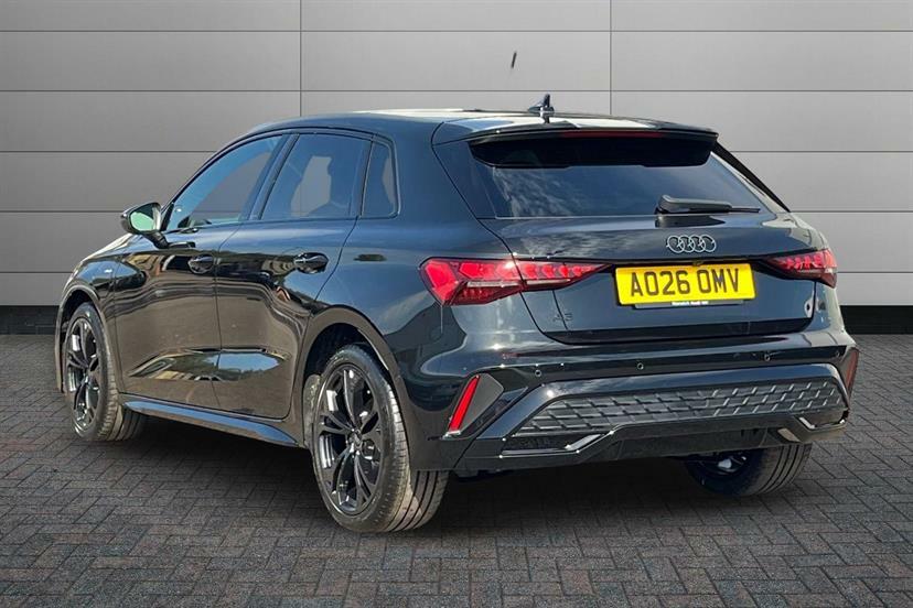 Audi A3 1.5 Tfsi E 204 Black Edition S Tronic Black #3
