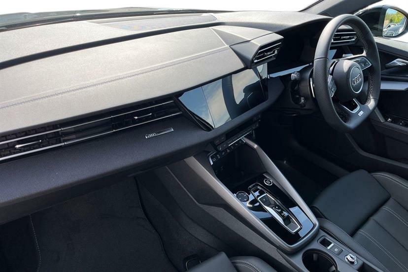 Audi A3 1.5 Tfsi E 204 Black Edition S Tronic Black #2