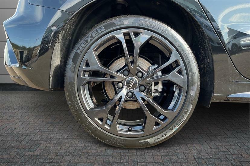 Audi A3 1.5 Tfsi E 204 Black Edition S Tronic Black #5