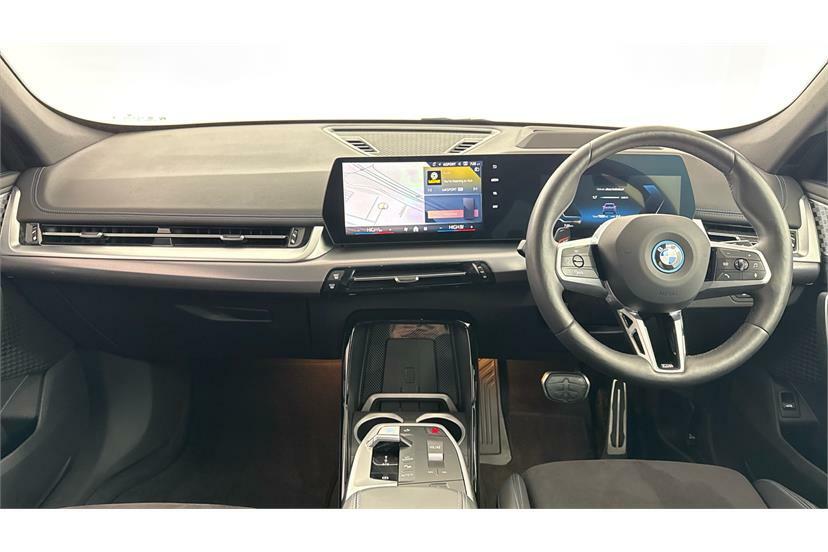 BMW iX1 150Kw Edrive20 M Sport 65Kwh Blue #4