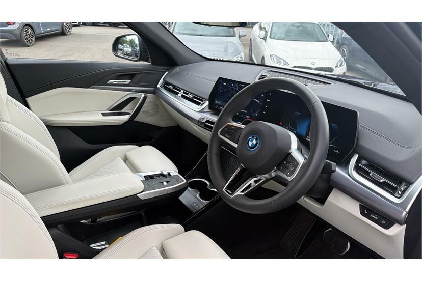 BMW iX2 150Kw Edrive20 M Sport 65Kwh Black #6