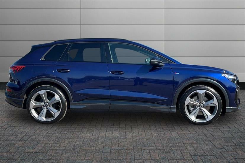 Audi Q4 E Tron 210Kw 45 82Kwh Black Edition Blue #4