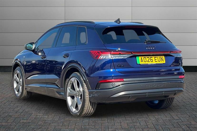 Audi Q4 E Tron 210Kw 45 82Kwh Black Edition Blue #3