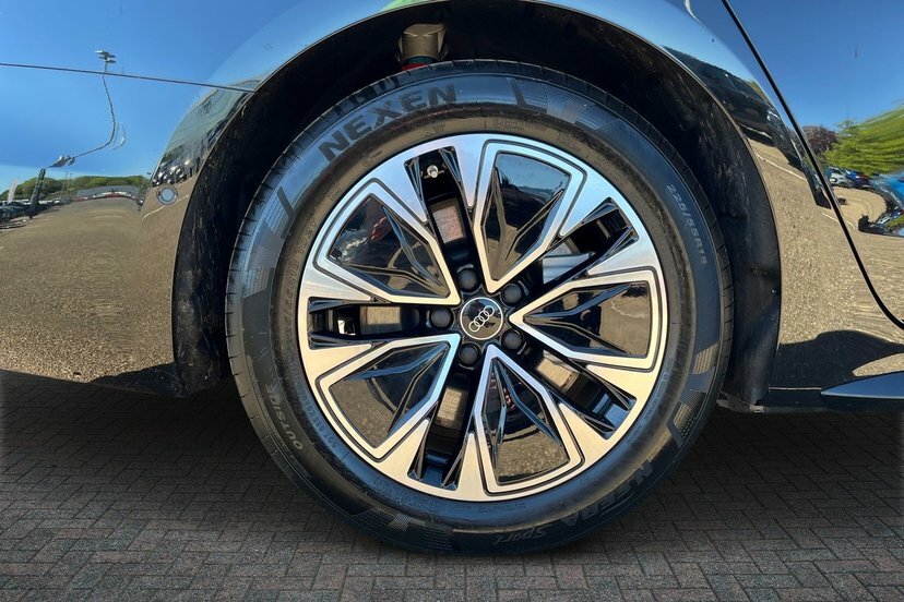 Audi A6 Avant 2.0 E-hybrid 25.9Kwh S Line Estate Plug Black #5