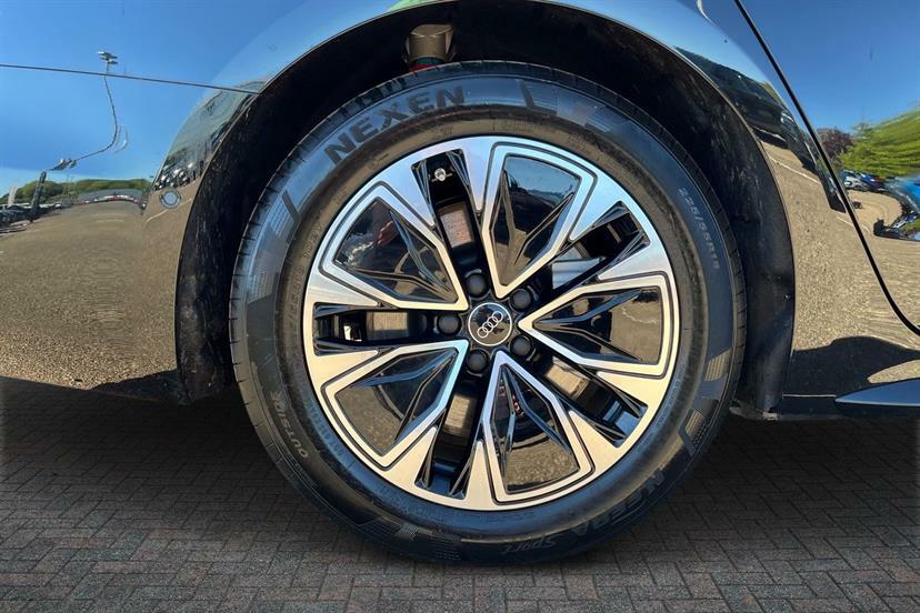 Audi A6 2.0 E-hybrid Quattro 299 S Line S Tronic Black #4
