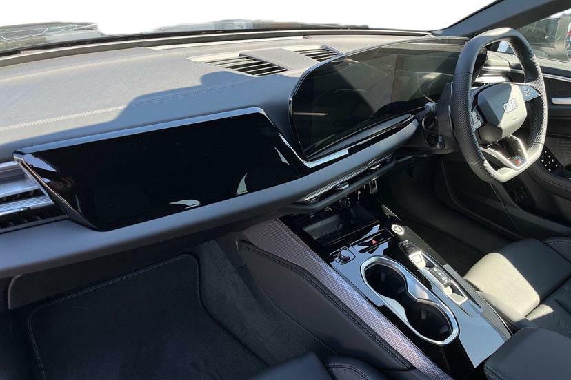 Audi A6 2.0 E-hybrid Quattro 299 S Line S Tronic Black #2
