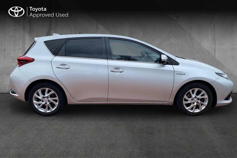Toyota Auris Excel Blue #16