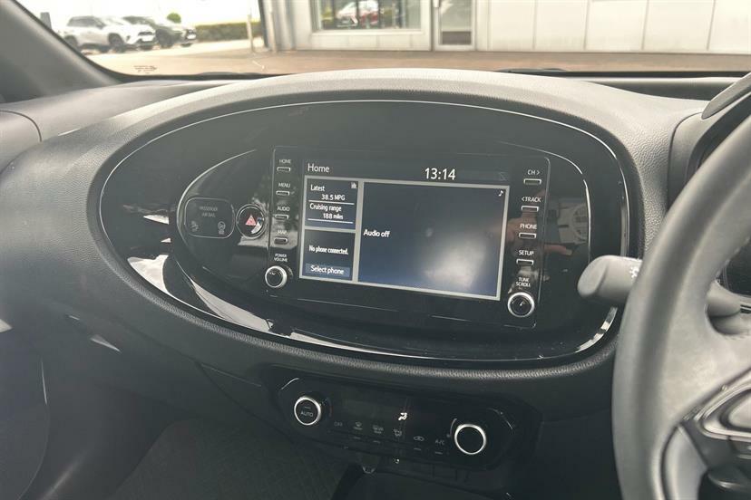 Toyota Aygo X 1.0 Vvt-i Edge Black #6