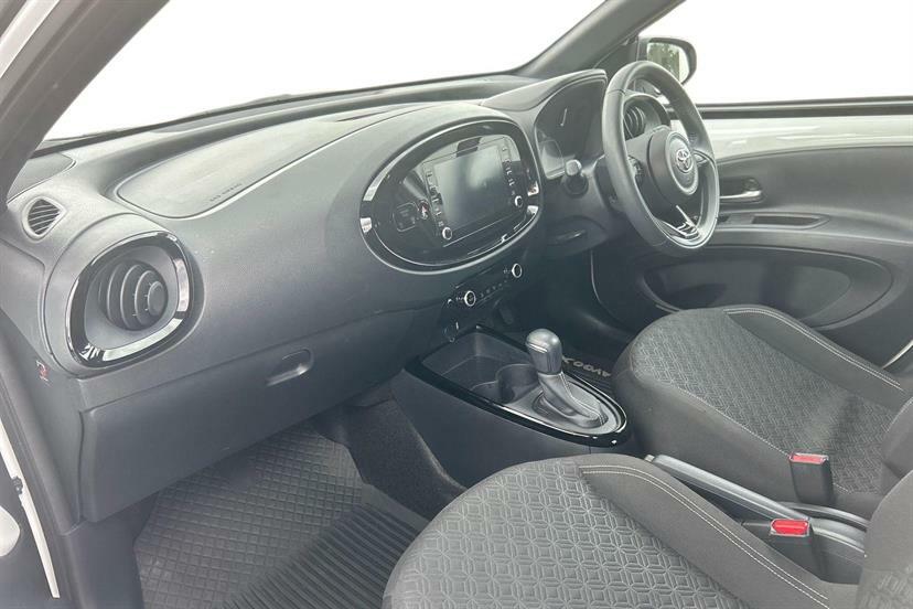 Toyota Aygo X 1.0 Vvt-i Edge Black #2